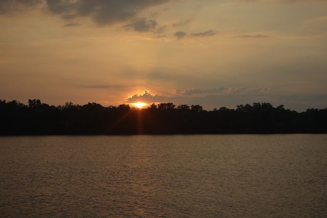 Die Glühwürmchen ließen sich leider nicht fotografieren. Aber der Sonnenuntergang war auch nicht schlecht.