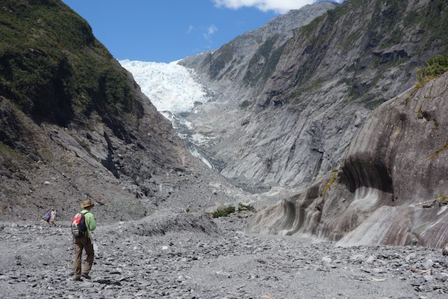 An den gebänderten Felsen rechts sind wir damals seitlich in den Gletscher eingestiegen.