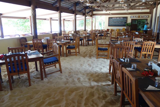 24h barfuß, selbst im Restaurant wähnt man sich noch am Strand.