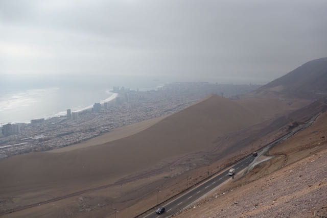 1000m geht es vom Hochplateau hinab nach Iquique.